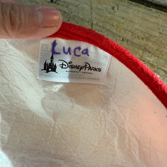 Winnie the Pooh Disney Parks  hat. - Picture 6 of 8